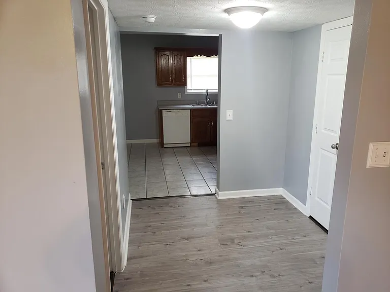 1069 Merrick Dr #1 — Photo 4