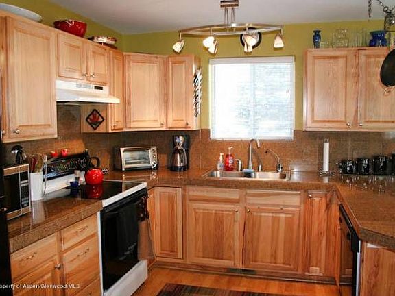 3rd image of 290 Mikala Ln