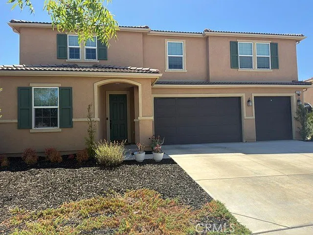 5 bed, 2.5 bath, 3234 sqft, $3,800 — Photo 2