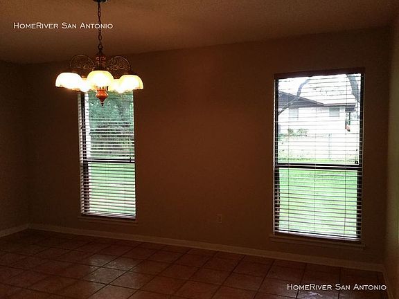 5th image of 111 Chimney Rock Ln