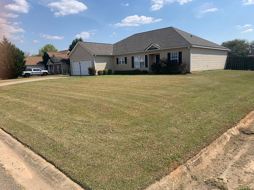 1st image of 217 Autumn Woods Dr