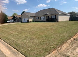 217 Autumn Woods Dr, Warner Robins, GA