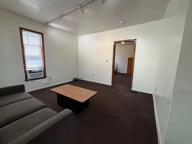 524 S Forest Ave — Photo 9