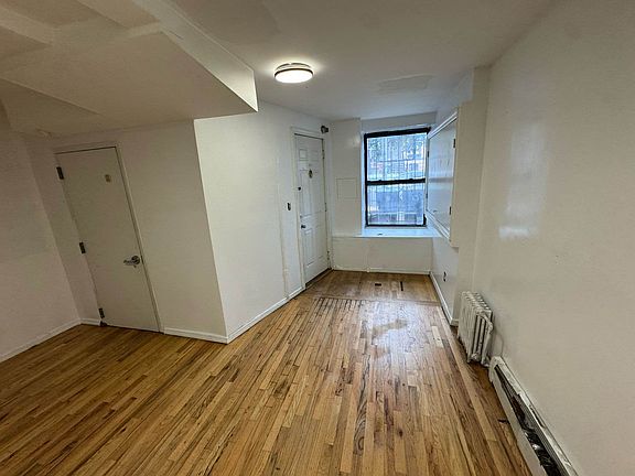 3rd image of 262 Vernon Ave #3
