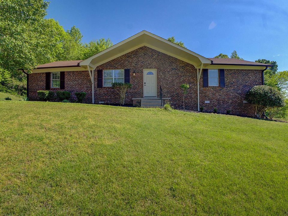 1st image of 20 Sherry Dr