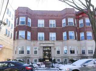 1017 W Dakin St APT 1, Chicago, IL 60613