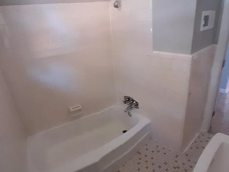 904 Aelise St — Photo 8