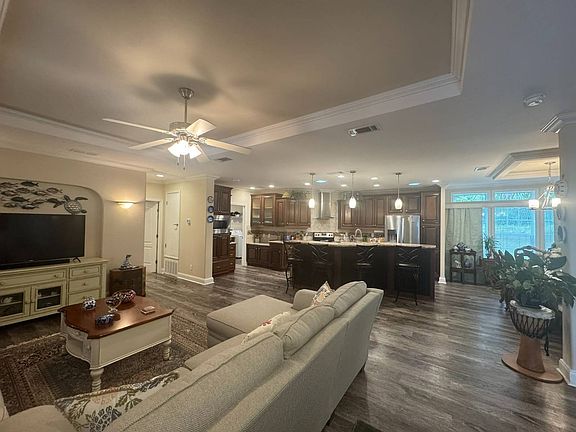 5th image of 444 Watson Dr