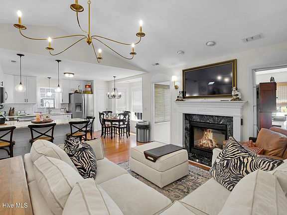 2nd image of 113 Bermuda View