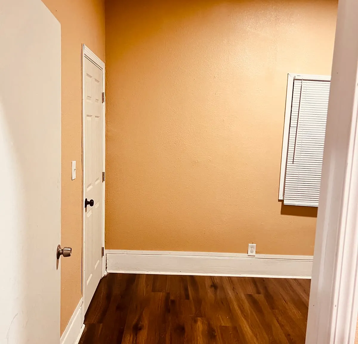 2 bed, 1.5 bath, 960 sqft, $875 — Photo 2