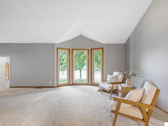 4th image of 506 Fleetwood Dr