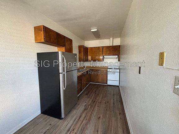 5th image of 461 W Colorado St APT 9