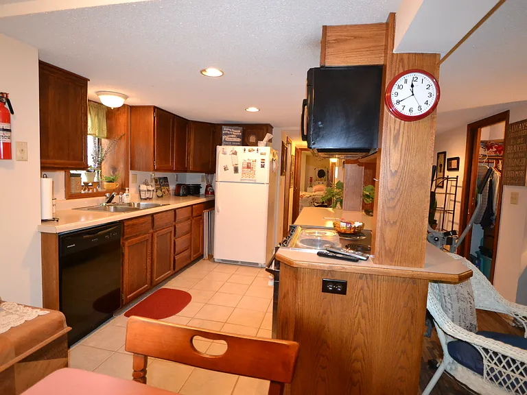 1504 Greeley St S #6 — Photo 5