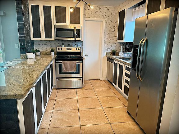 5th image of 4734 SW 4th St