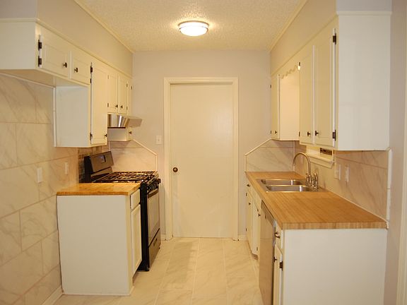 4th image of 5509 E Meadow Dr #1