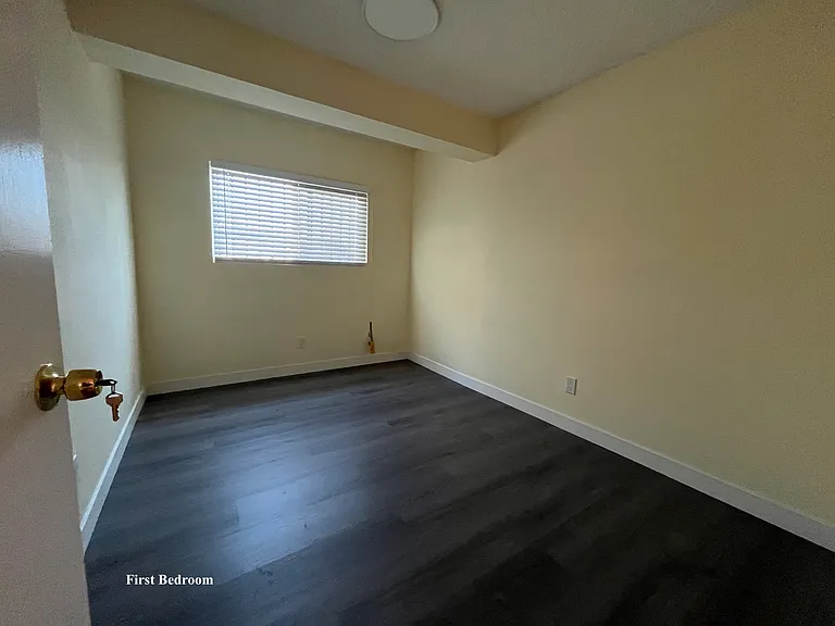 2819 Altura St #1/2 — Photo 9