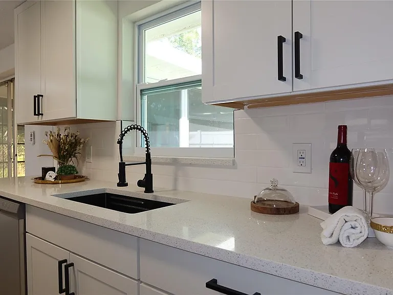 1808 Harpoon Dr — Photo 2