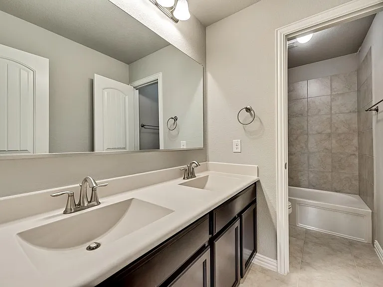 16700 Lincoln Park Ln — Photo 30