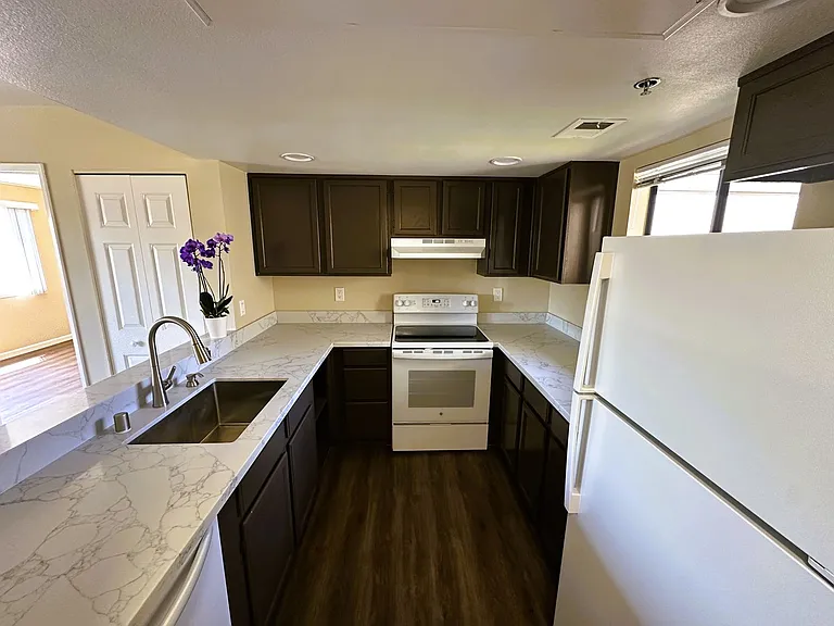 202 Mariner Way — Photo 5