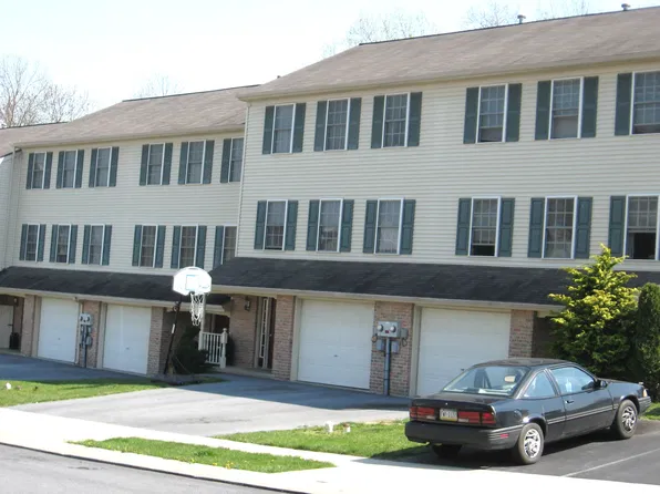38 Tupelo St, Lititz, PA 17543