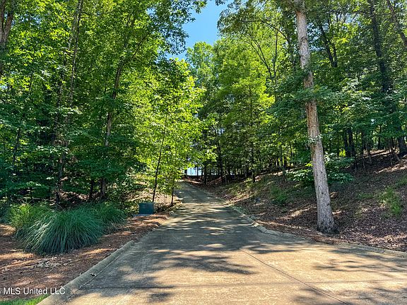 3rd image of 3010 Highlands Cir