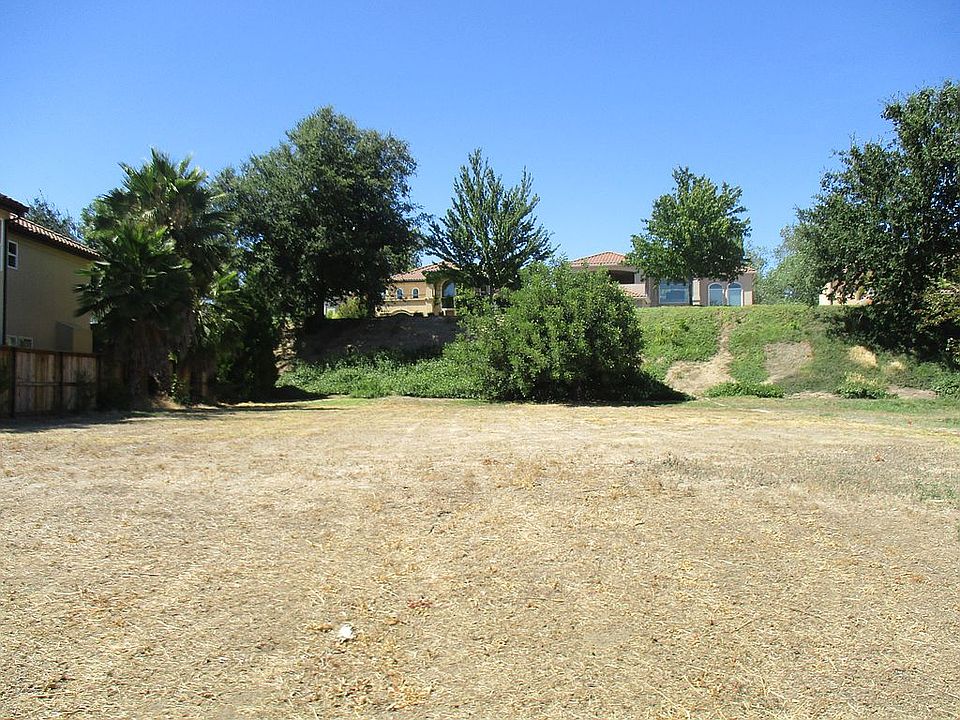 1st image of 960 Fountain Dr