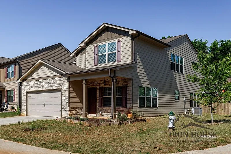 4 bed, 3.0 bath, 2277 sqft, $2,500 — Photo 2