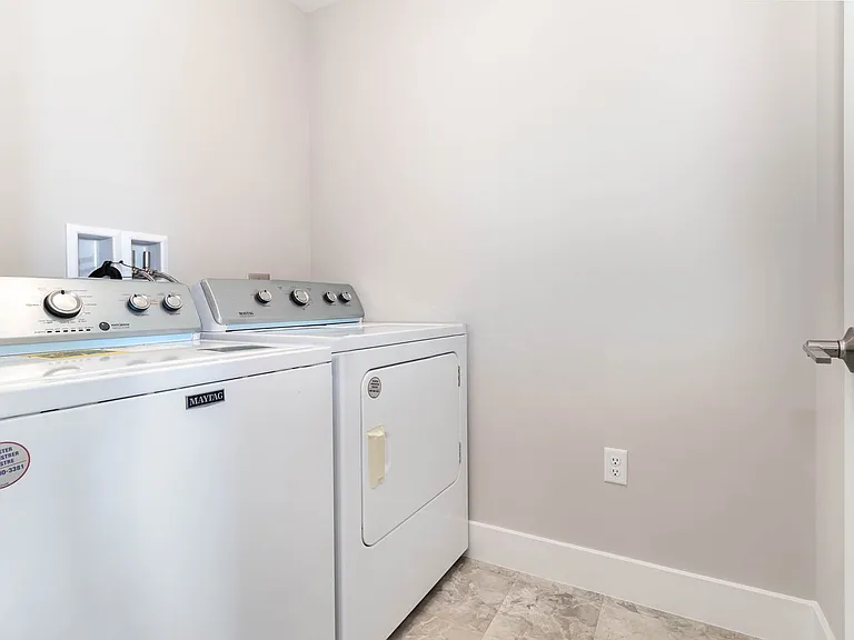 102 Stickley Dr — Photo 21