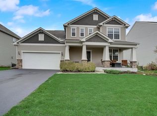 709 Hamilton Dr, South Elgin, IL 60177