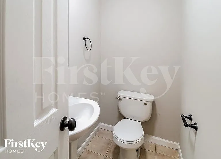 2483 Kings Park Cir — Photo 14