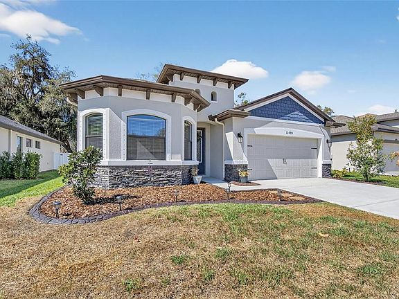 2nd image of 11439 Crowne Pointe St