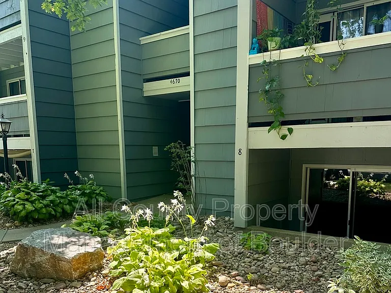 4670 White Rock Cir #8 — Photo 5