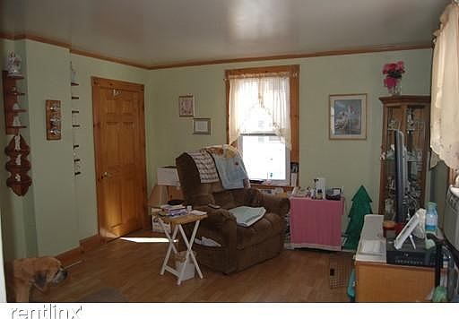 5th image of 73 Lincoln St