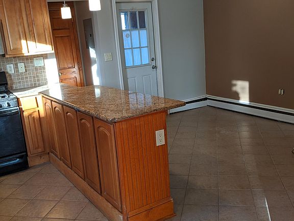 2nd image of 104 Hancox Ave Floor 2