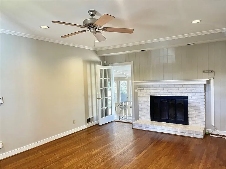 119 Woodlawn Dr NE — Photo 14