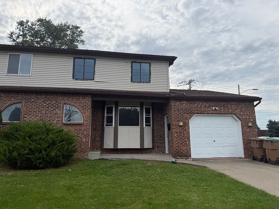 4 Lordan Dr