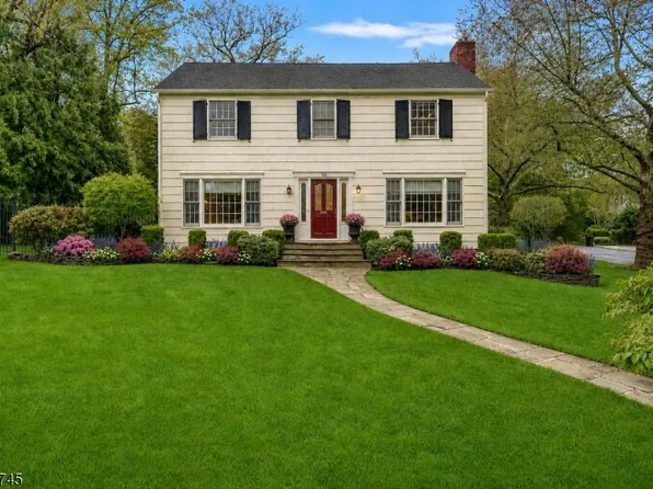 36 Cambridge Drive, Millburn Twp., NJ 07078