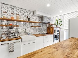 1199 Seymour St #202, Vancouver, BC
