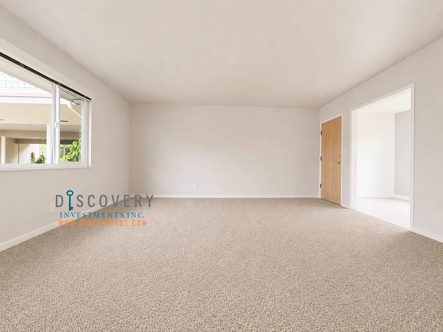 Bancroft Ave. 562 — Photo 4