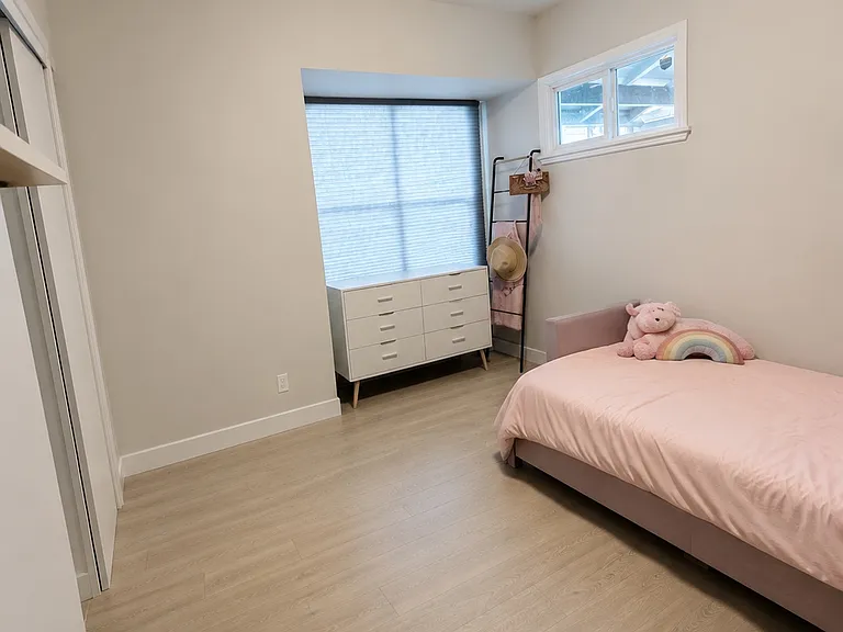 2060 Heather Dr — Photo 4