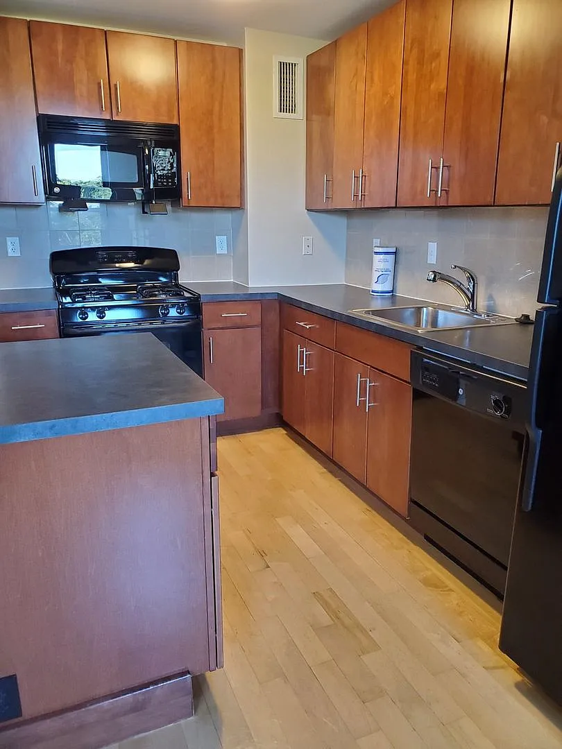 2 bed/1 bath in Brighton — Photo 3