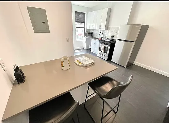 Rented by Voro, LLC | media 16