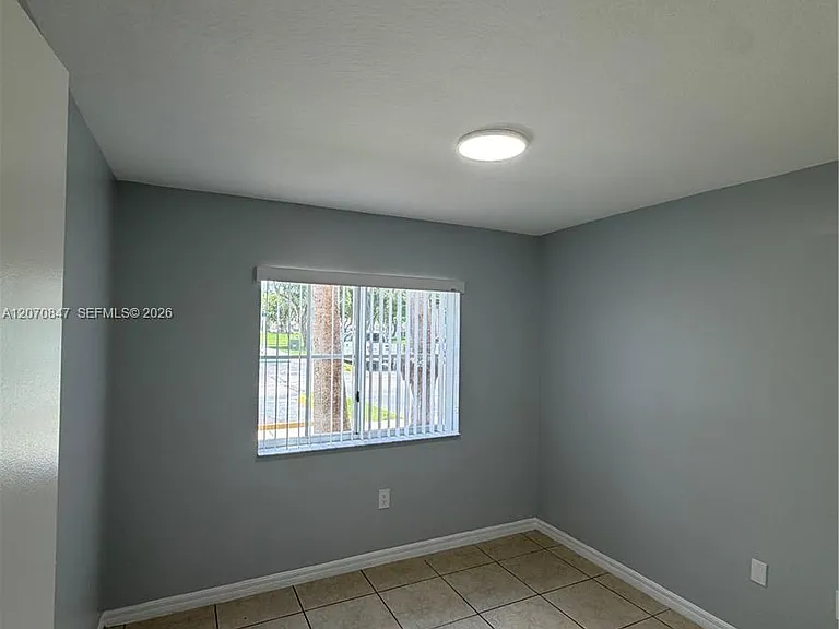 1261 SE 27th St #101 — Photo 14