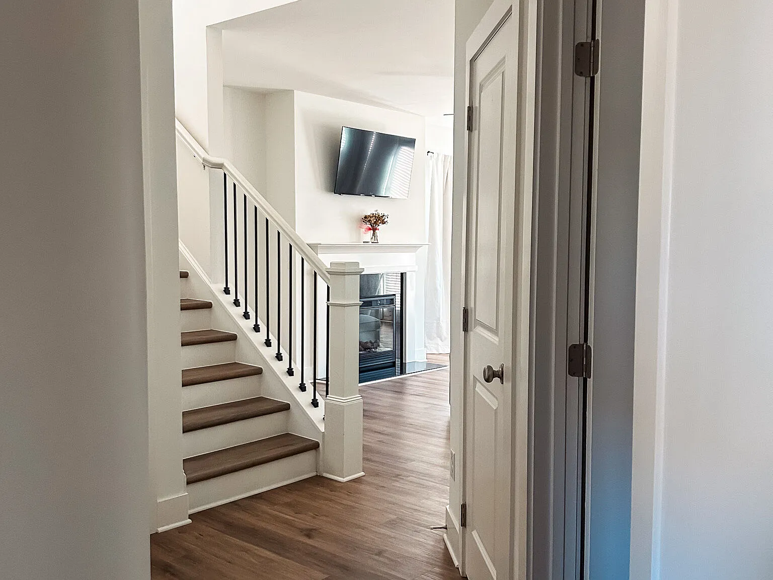3 bed, 2.5 bath, 1818 sqft, $2,500 — Photo 3