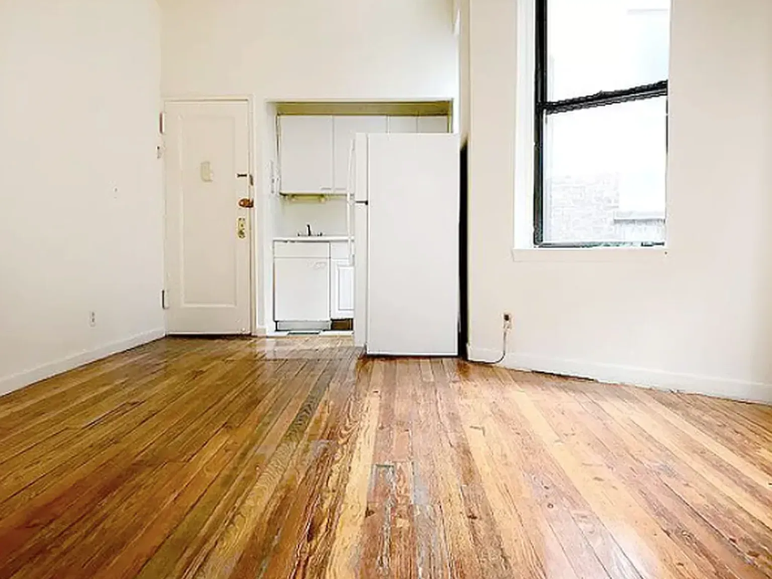 212 West 82nd Street — Photo 2