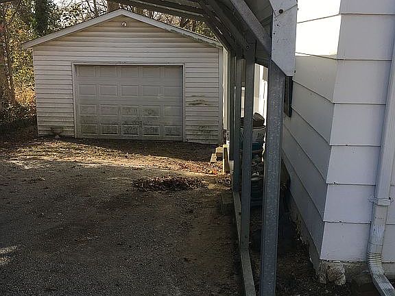 Carport & detached garage