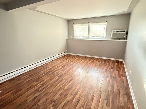 2nd image of 1653 Mulberry Ct APT 3