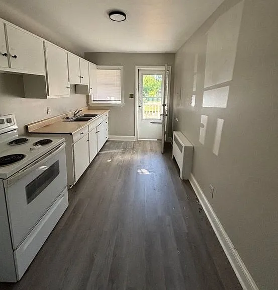 2735 Cedarhurst Ave NW — Photo 4