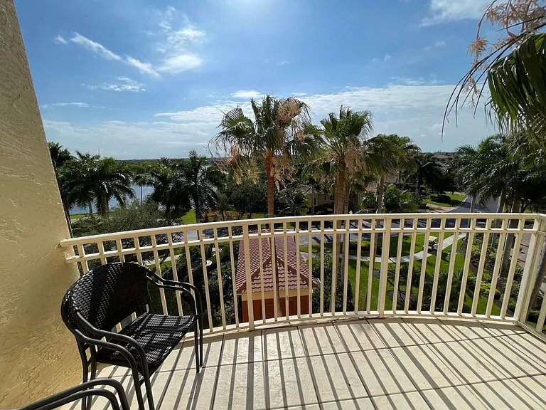 14200 Royal Harbour Ct — Photo 43