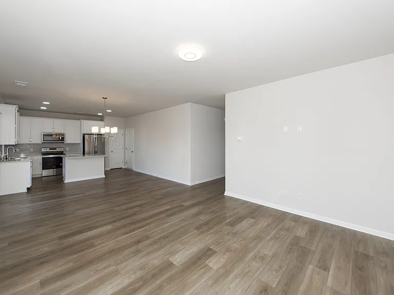 429 Eva St — Photo 8